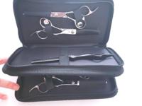 Black checkered four-sleeve scissor pouch