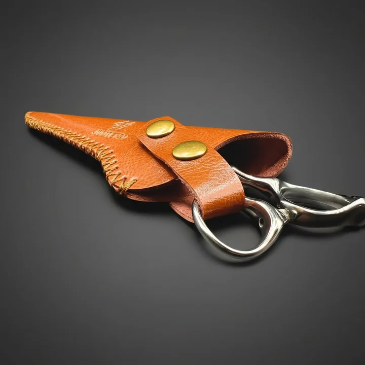 Catalogue photo of the Juntetsu leather sleeve