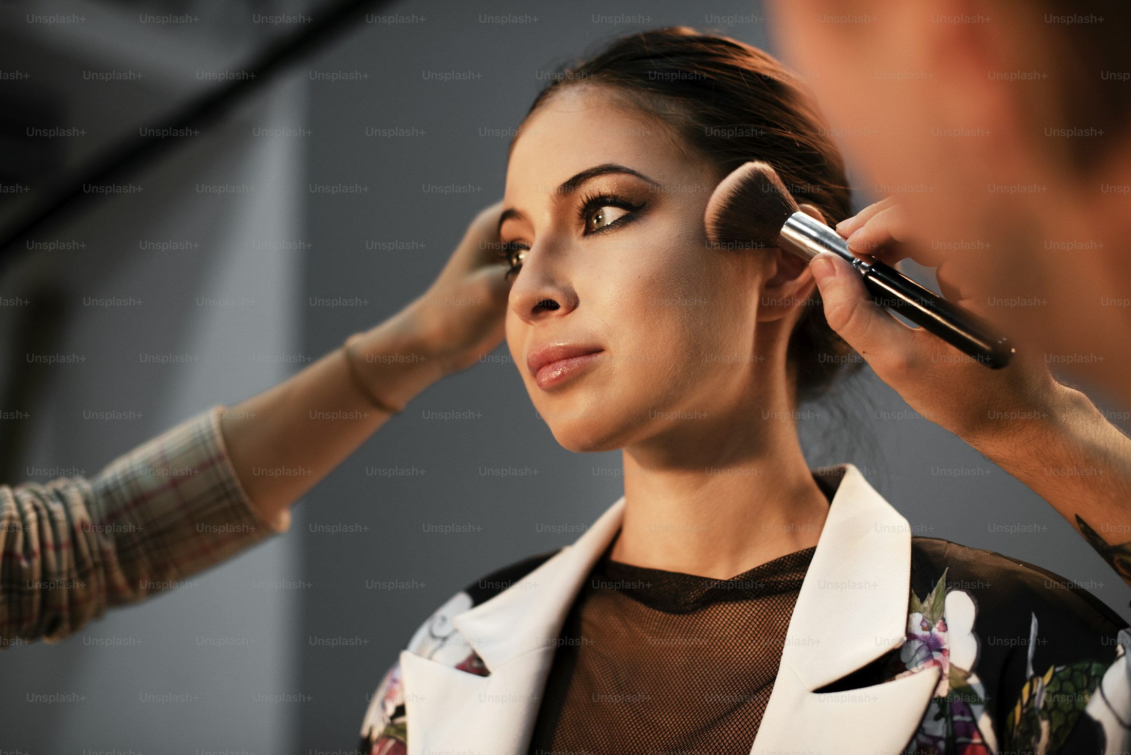 Hikari B2 Crane Scissors logo